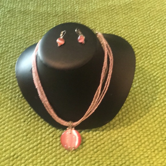 Accessories - Pink choker with matching earrings